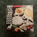 Vintage Metro Dumpling/ Ravioli Maker White Kitchen Pastrys Homemade Cooking. Fixed Price $10.00.