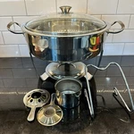 12 Round Tramontina Professional 5 Quart Chafing Dish Inc. Lid & Sterno Holder. Fixed Price $34.17.