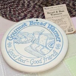 Vtg/ Nos Heart Land Studios Bread & Bun Warmer 1990/ Signed. Fixed Price $15.00.
