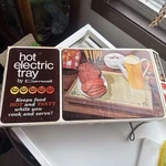 Hot Electric Tray By Cornwall Original Box Avocado Model 1418. Fixed Price $19.99.