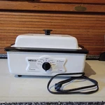 Vintage Nesco 4 Qt Roaster Oven Enamel Portable White Metal Ware W/ Insert - Euc. Fixed Price $42.99.
