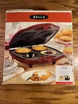 Bella Personal Pie Maker 4 Non-stick Slots Pastry Cutter/ Dough Press Included. Fixed Price $16.00.