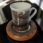 Donut Mug Warmer Usb Enabled The Original Fun Workshop Stocking Stuffer Box. Fixed Price $8.99.