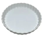 Le Gourmet Chef Stoneware Fluted Tart Pie Quiche Baking Dish 9 White Unused. Fixed Price $28.00.