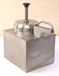 American Apw Wyott 4 Quart Nacho Cheese Warmer Pump Dispenser Ccw Mk Vii 120V. Fixed Price $299.88.
